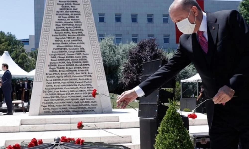 Οθωμανικό παραλήρημα Ερντογάν με μπαϊράκι τις τουρκικές σφαγές